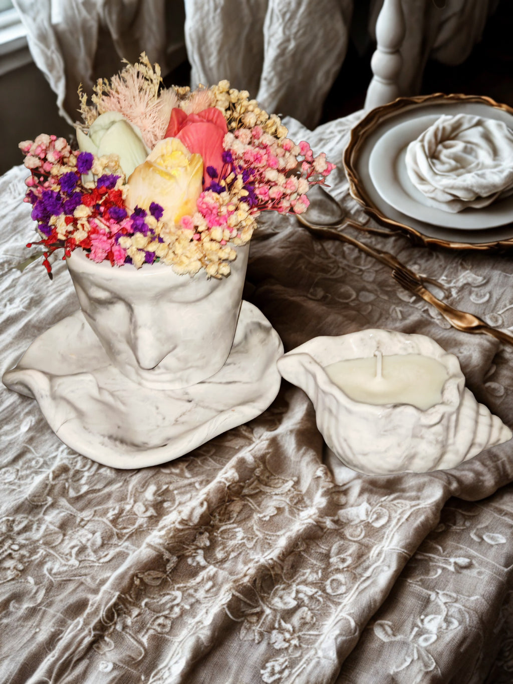 Artistic Marble Face Pot with Flowers & Shell Candle Set