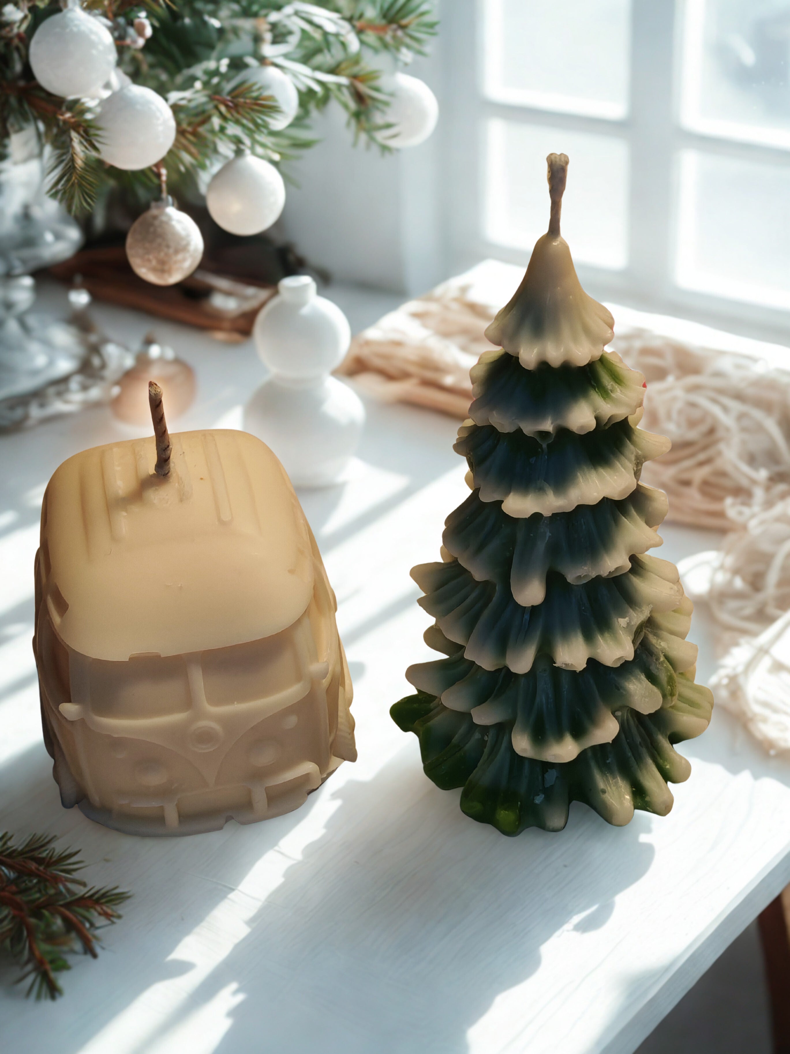 Christmas Camper Candle - Handmade Holiday Magic