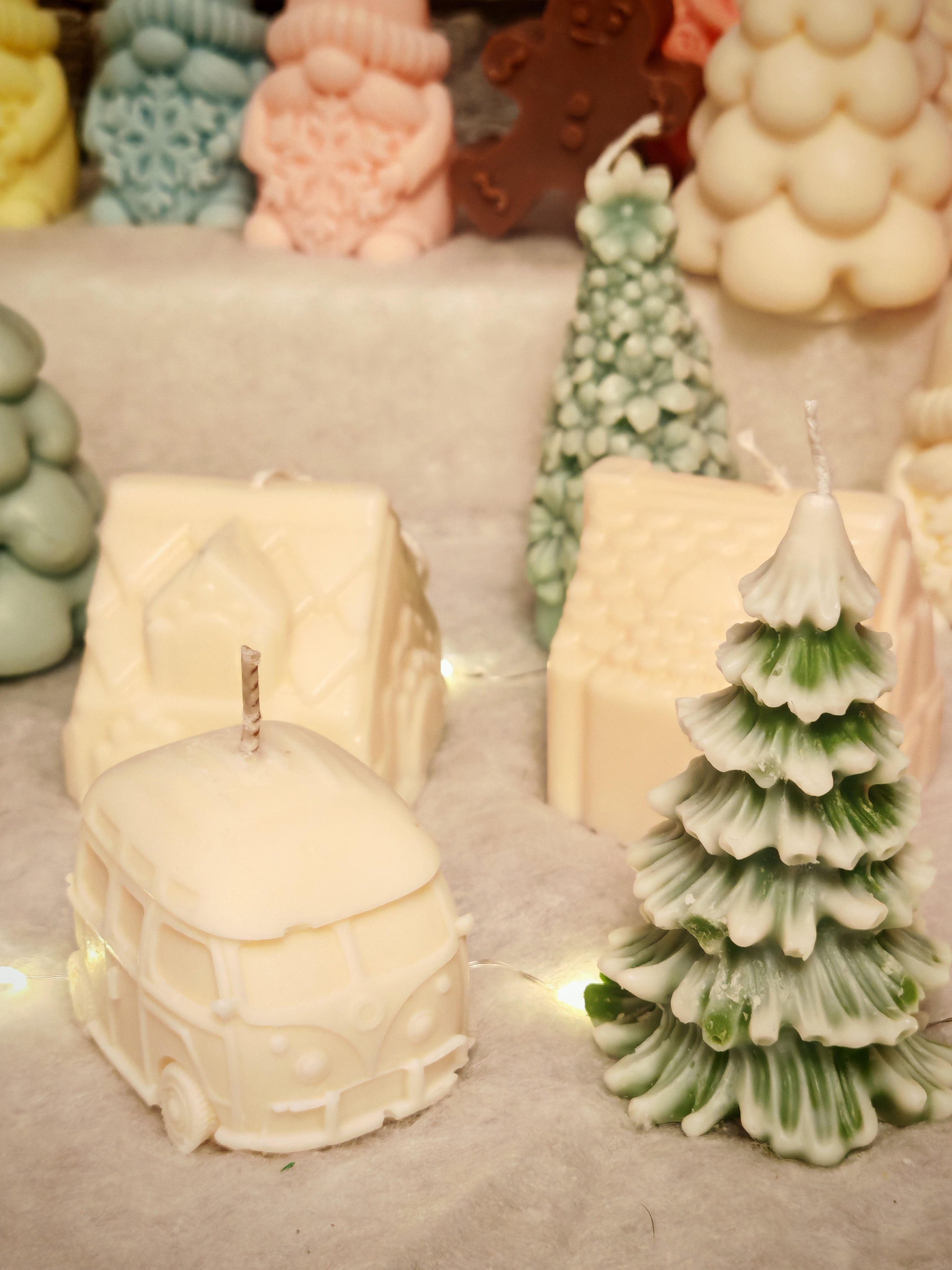 Christmas Camper Candle - Handmade Holiday Magic
