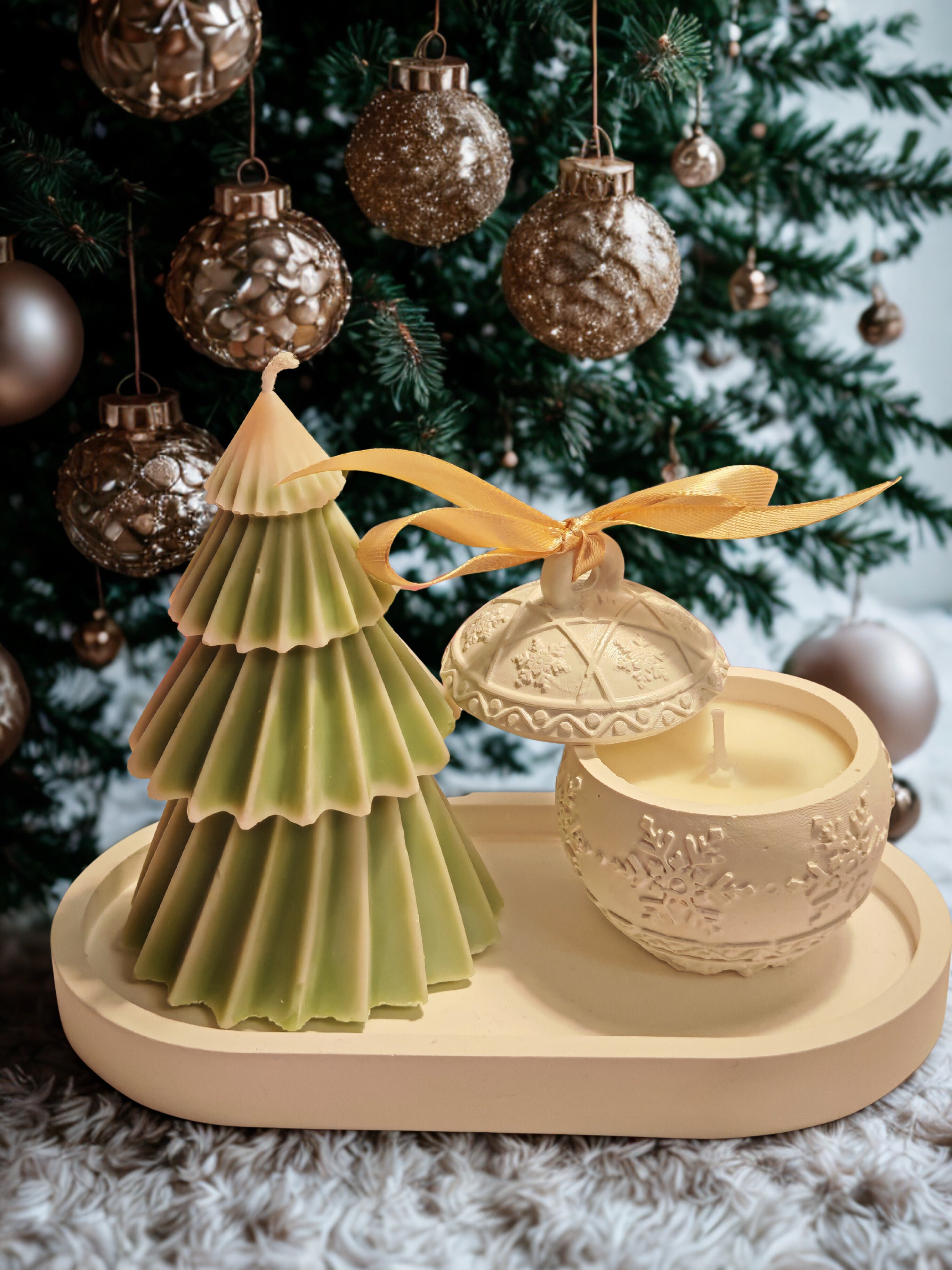 Christmas Tree Candle with Ceramic Gypsum Bauble Candle on Decorative Tray