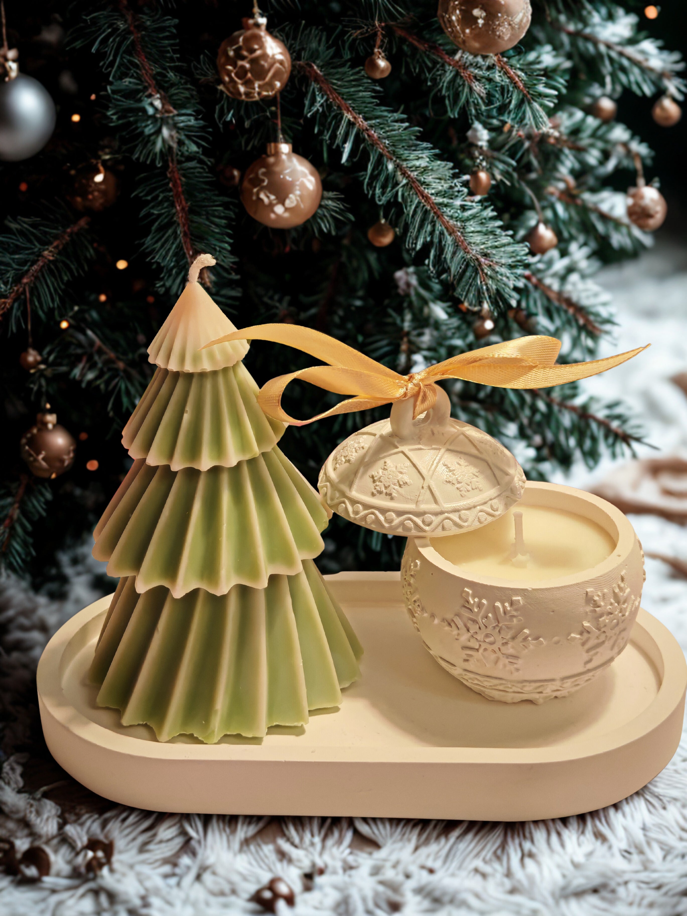 Christmas Tree Candle with Ceramic Gypsum Bauble Candle on Decorative Tray